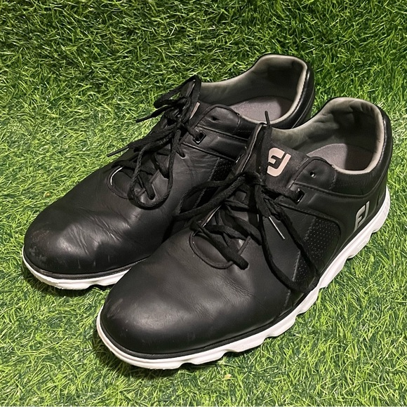 FootJoy Pro SL Men's Size 11.5 M Spikeless Black Leather Golf Shoes 53594 - Picture 1 of 11